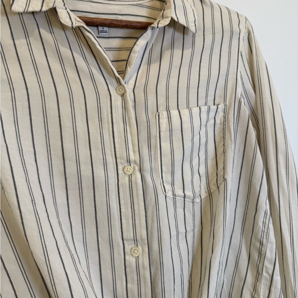 Madewell Cream and Black Striped Tie Front Button-Down Shirt Sz Small - Picture 2 of 6